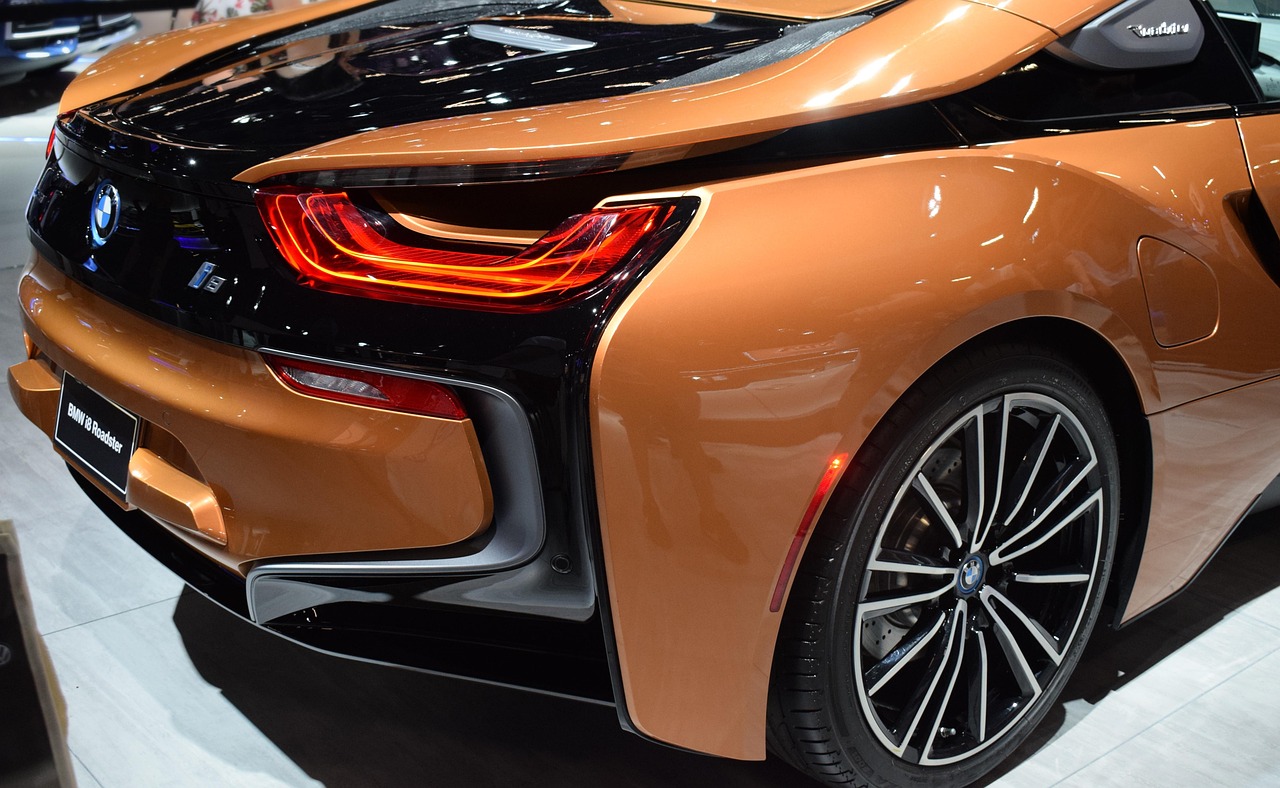 découvrez tout sur les voitures électriques et hybrides : avantages, technologies, autonomie et impact environnemental pour choisir un véhicule plus écologique.