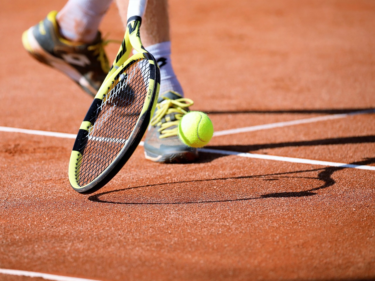 découvrez tout sur le tennis : règles, techniques, tournois célèbres, conseils pour débutants et passionnés. améliorez votre jeu et suivez l’actualité du tennis !
