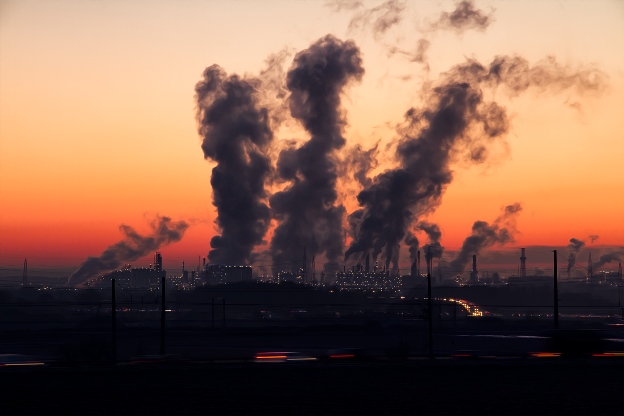 découvrez des stratégies efficaces pour réduire la pollution numérique et limiter l'impact environnemental des technologies digitales.